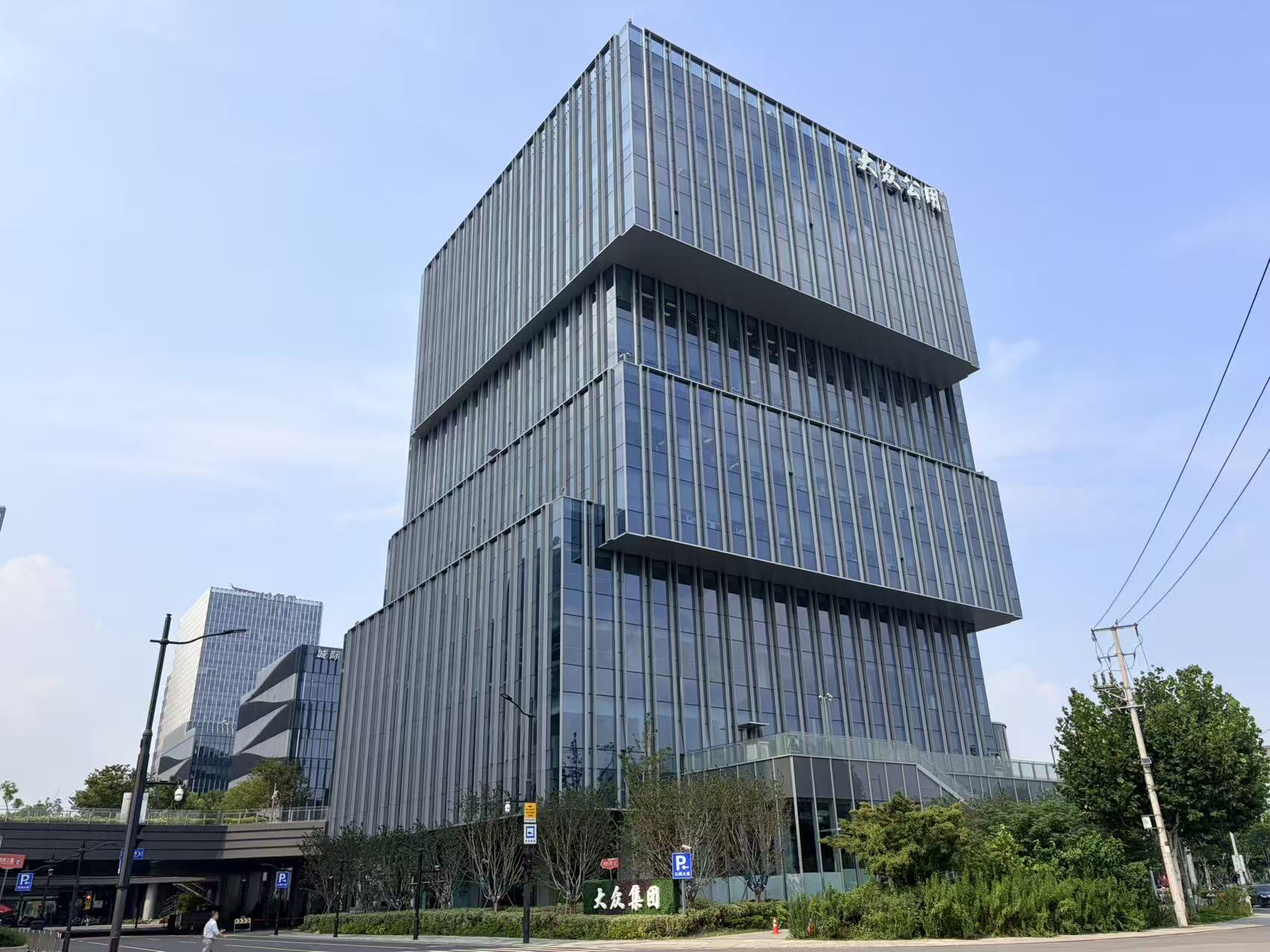 众腾大厦外观全景